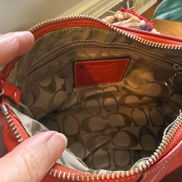 Women's Red Leather Coach Shoulder Bag - Picture 4 of 11